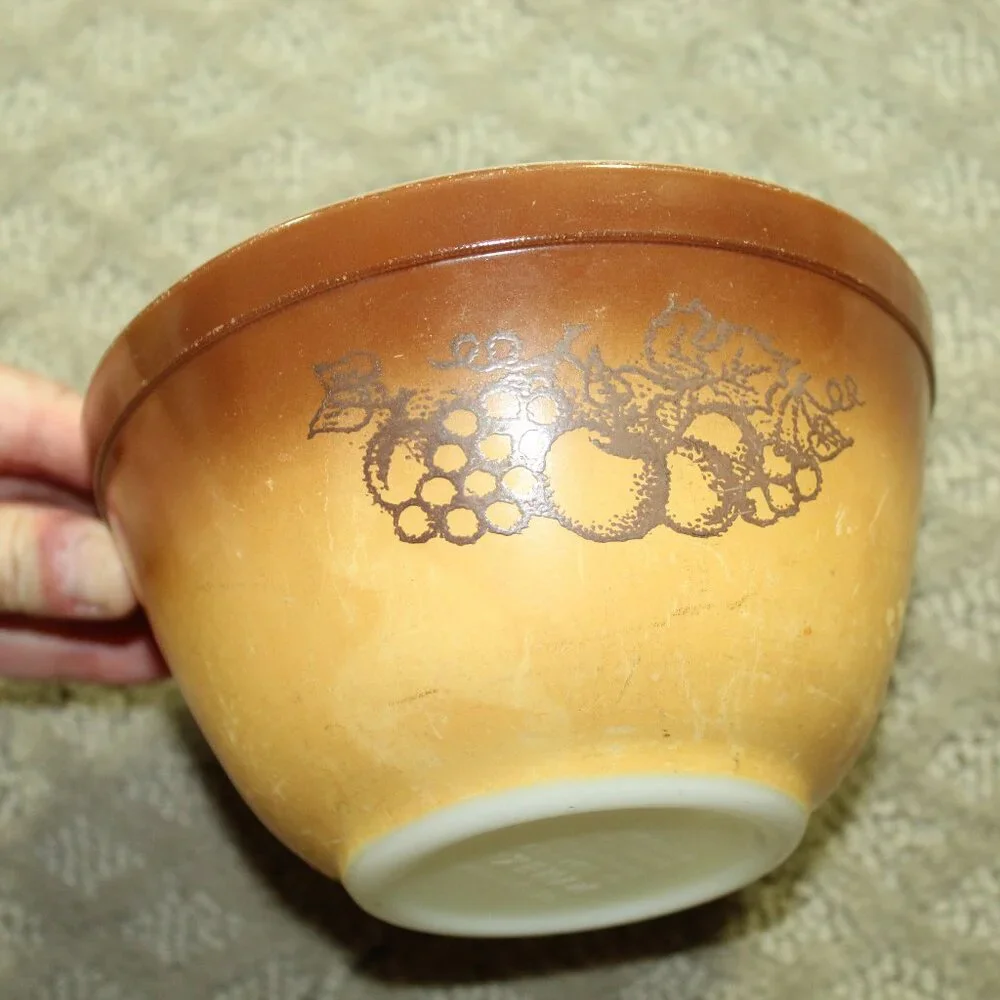 Vintage Pyrex 401 - 1 1/2 Pt Old Orchard Brown Nesting Mixing Bowl - Single GUC